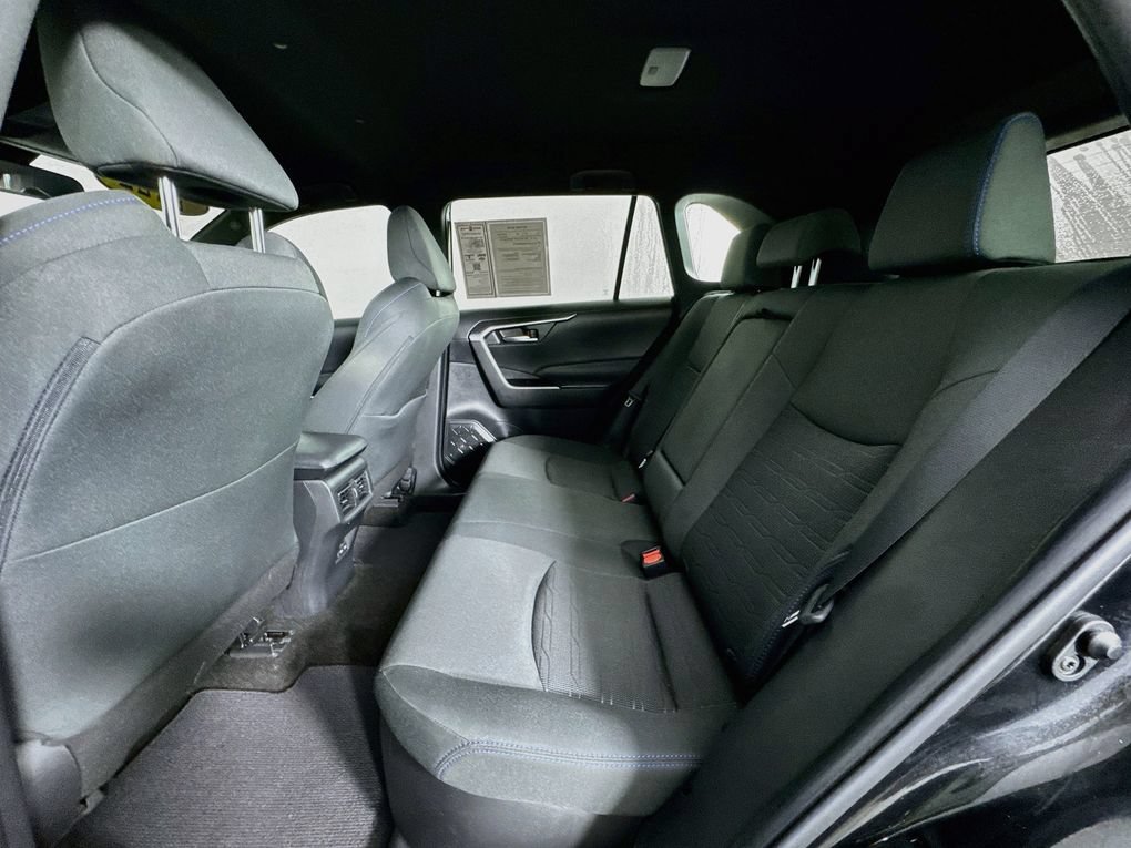 Used 2022 Toyota RAV4 SE AWD/4WD image 22