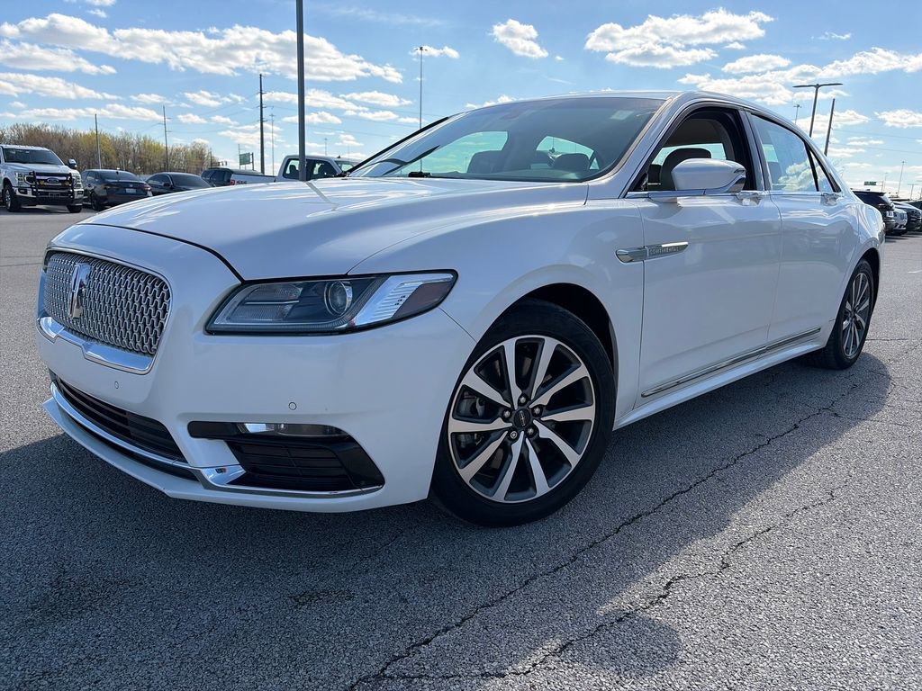 Used 2017 Lincoln Continental Premiere FWD image 3
