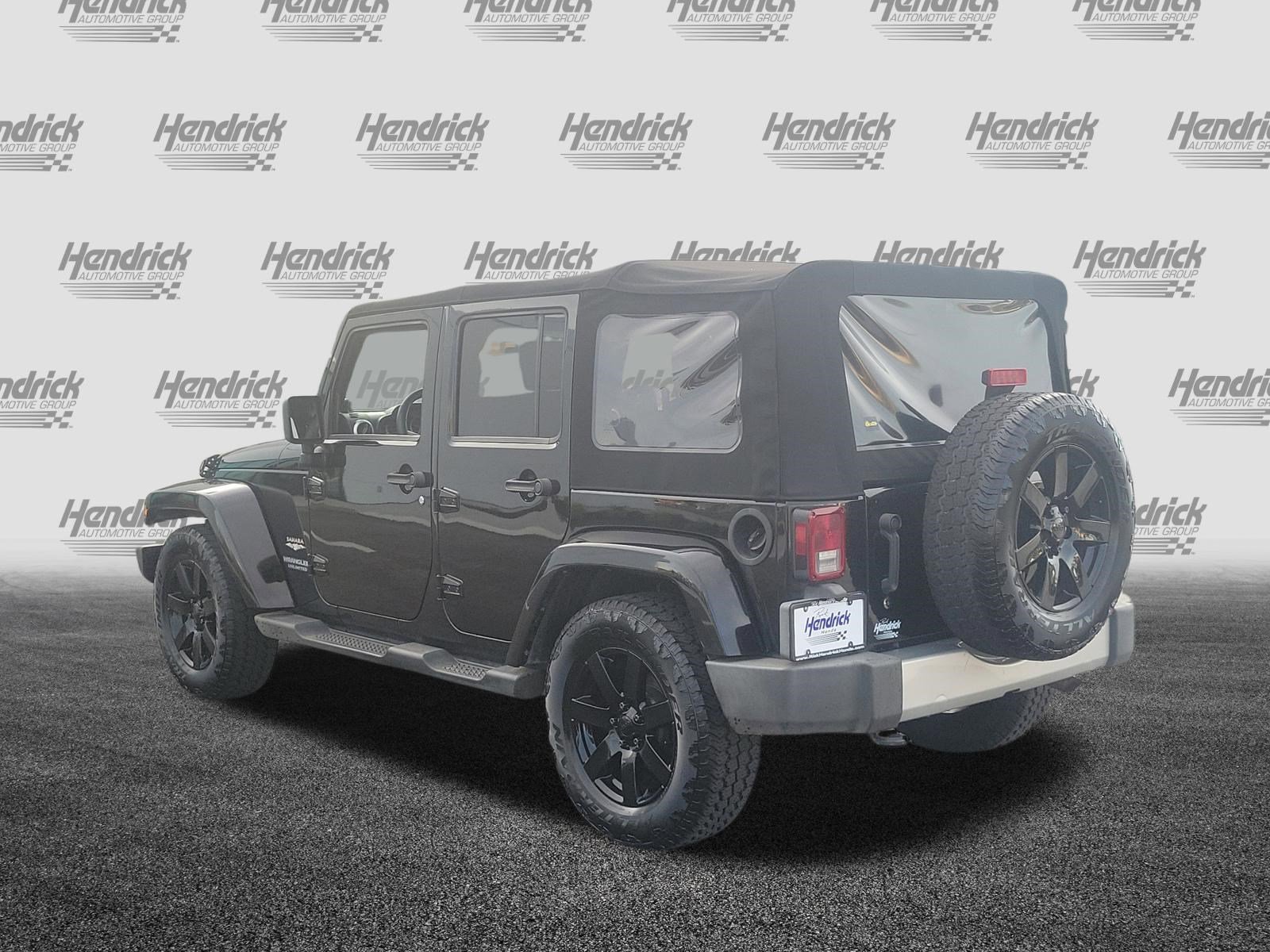 Used 2009 Jeep Wrangler Unlimited Sahara w/ Dual Top Group image 5