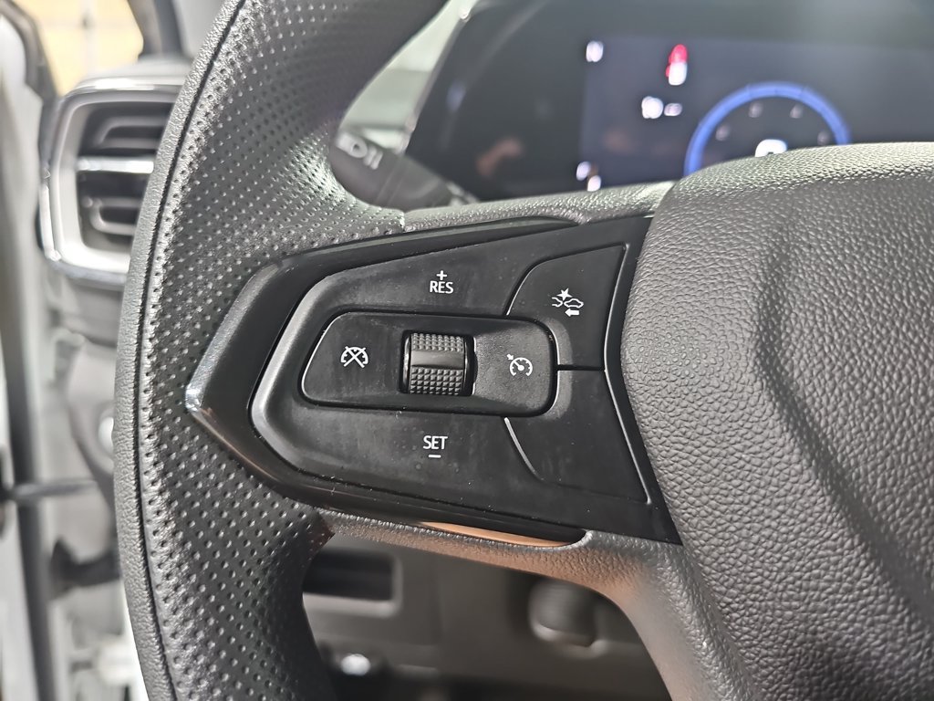 Used 2025 Chevrolet TrailBlazer LT AWD/4WD image 16