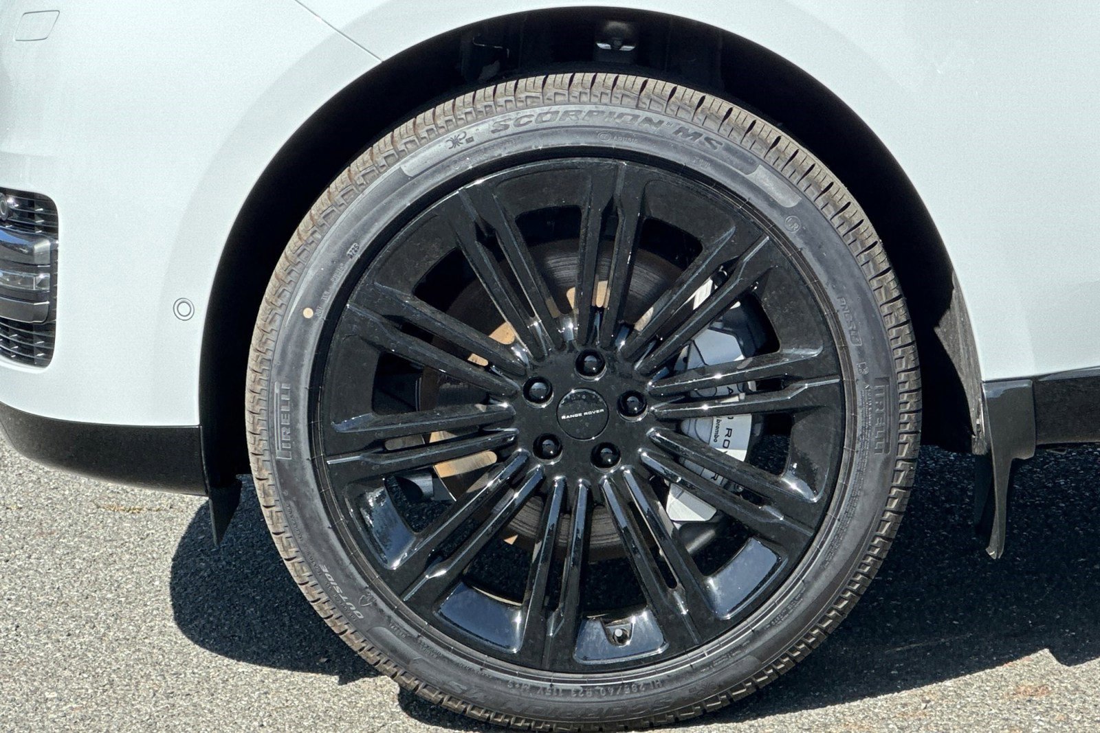 New 2026 Land Rover Range Rover SE image 13