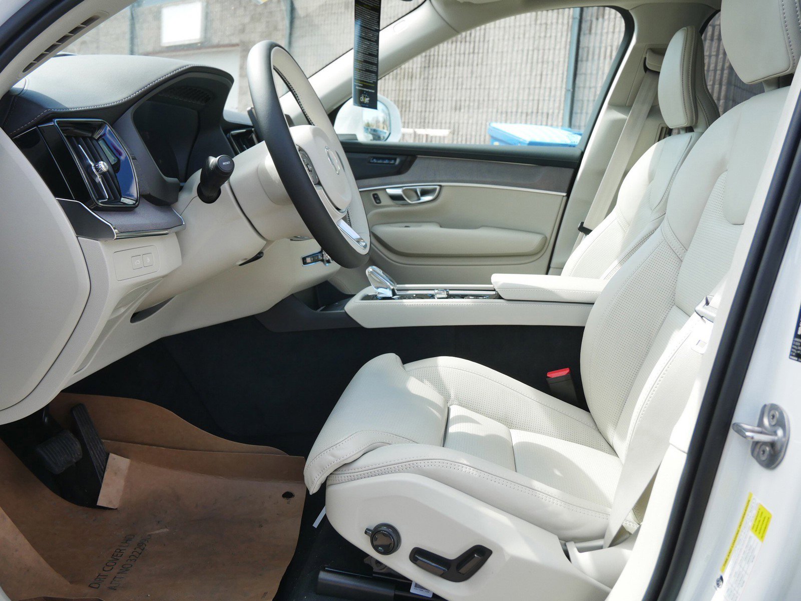 New 2026 Volvo XC90 T8 Ultra w/ Protection Package Premier image 5