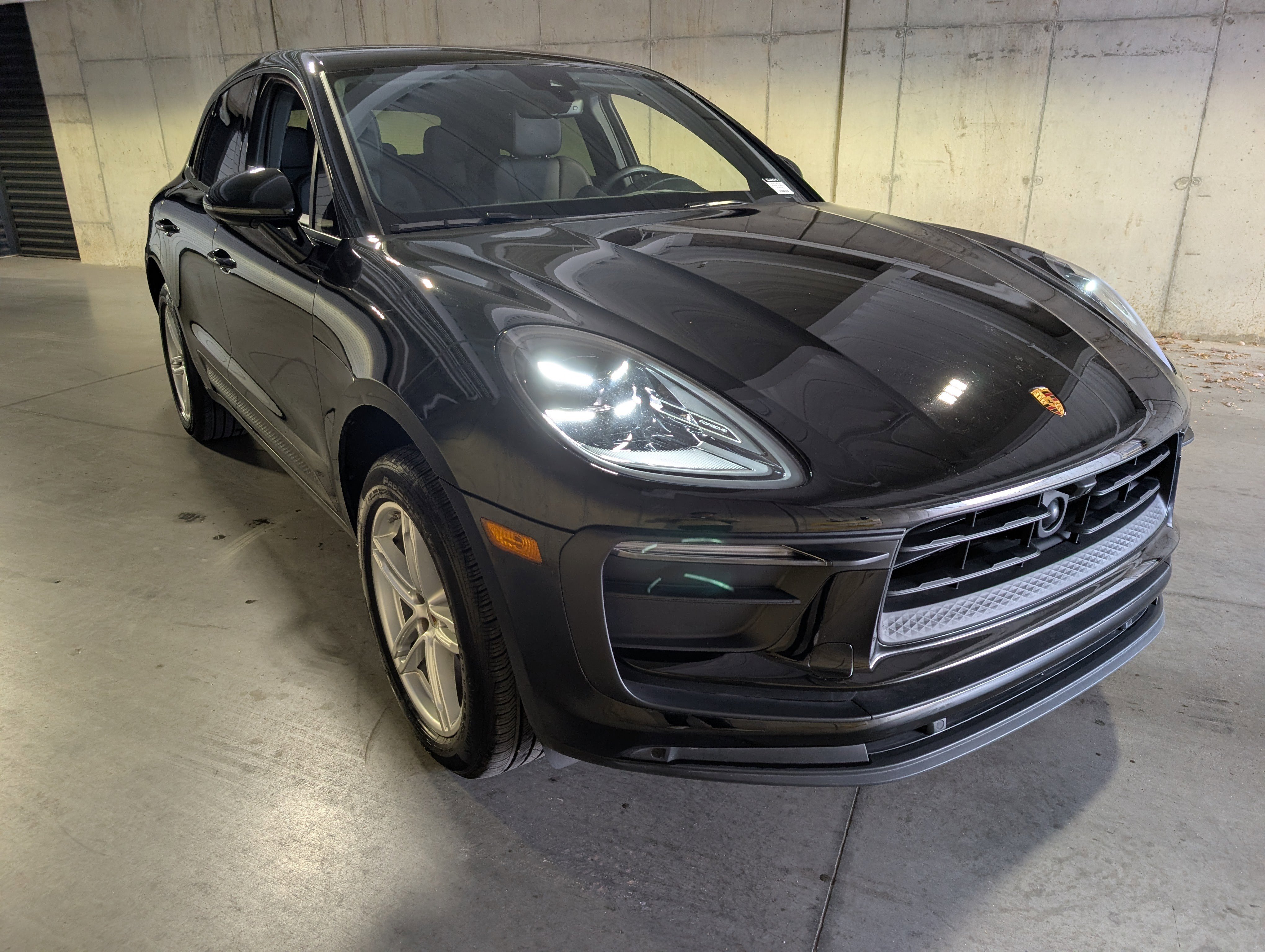 Used 2024 Porsche Macan image 11