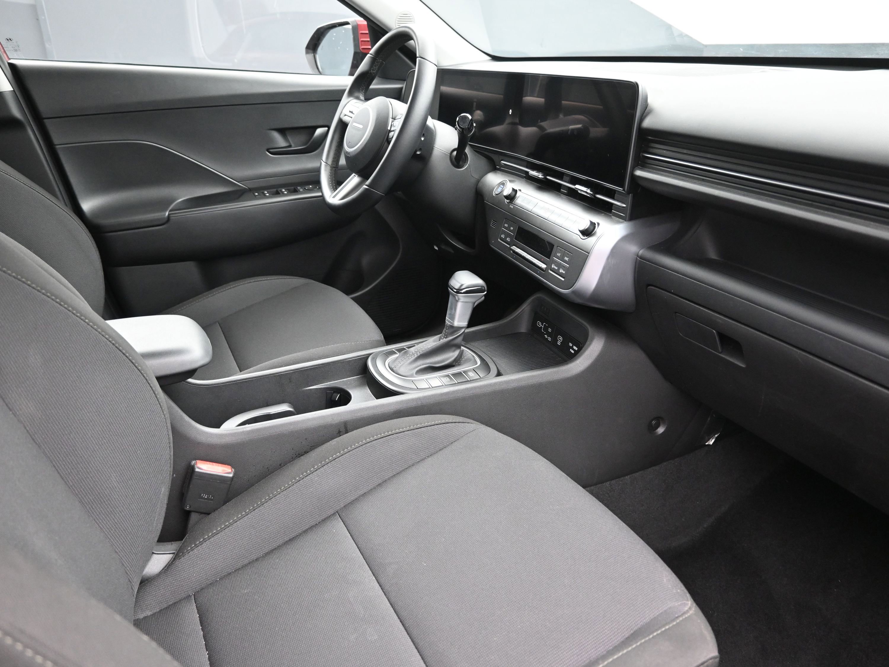 Certified 2025 Hyundai Kona SEL image 26