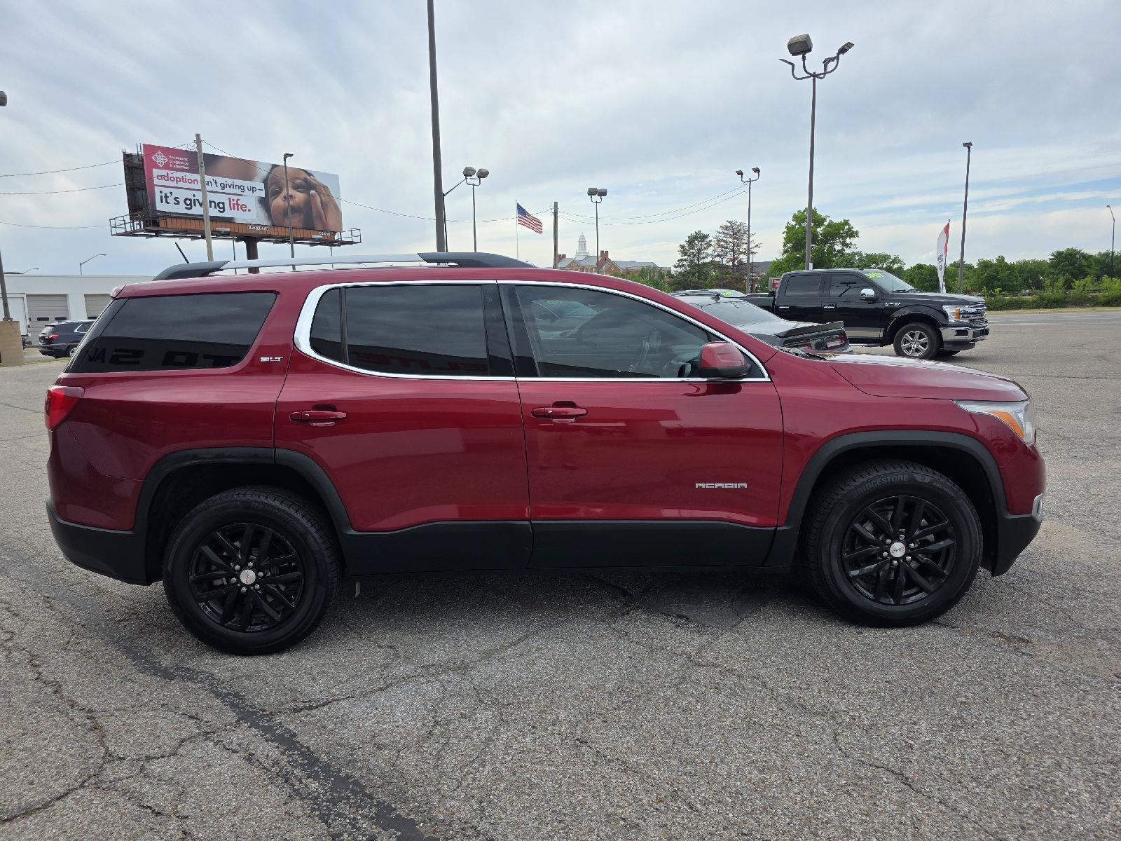 Used 2019 GMC Acadia SLT FWD image 4