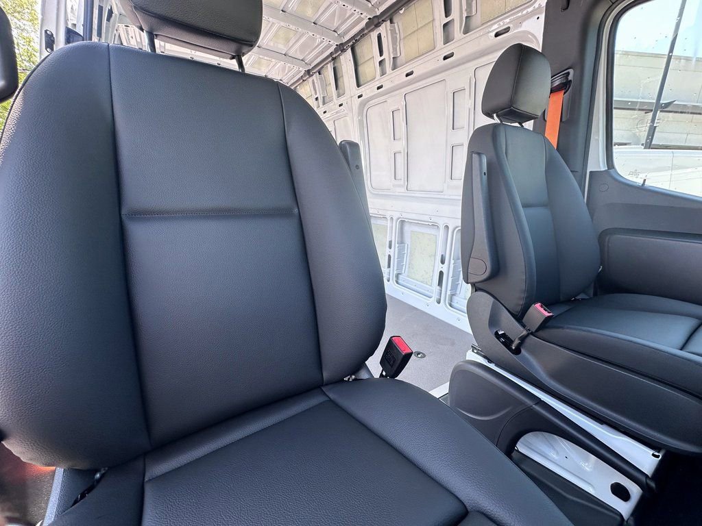 New 2025 Mercedes-Benz Sprinter 4500 image 29