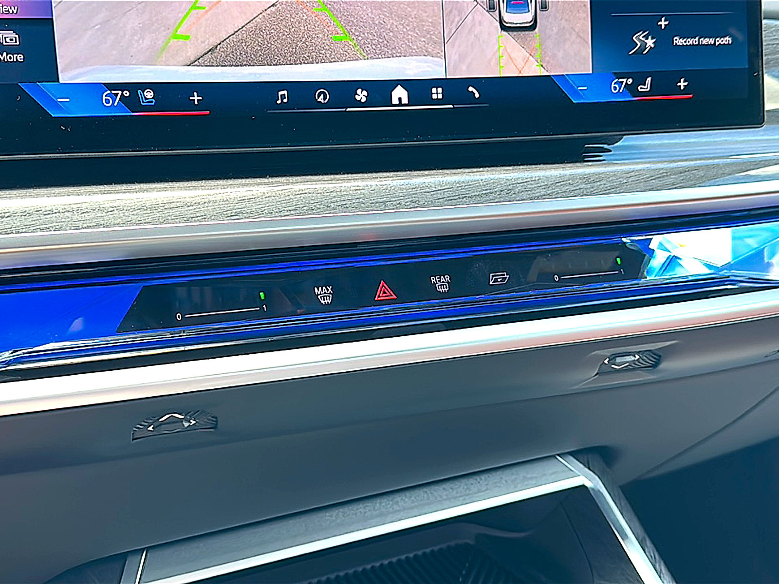 New 2024 BMW i7 xDrive60 w/ Executive Package AWD/4WD image 24