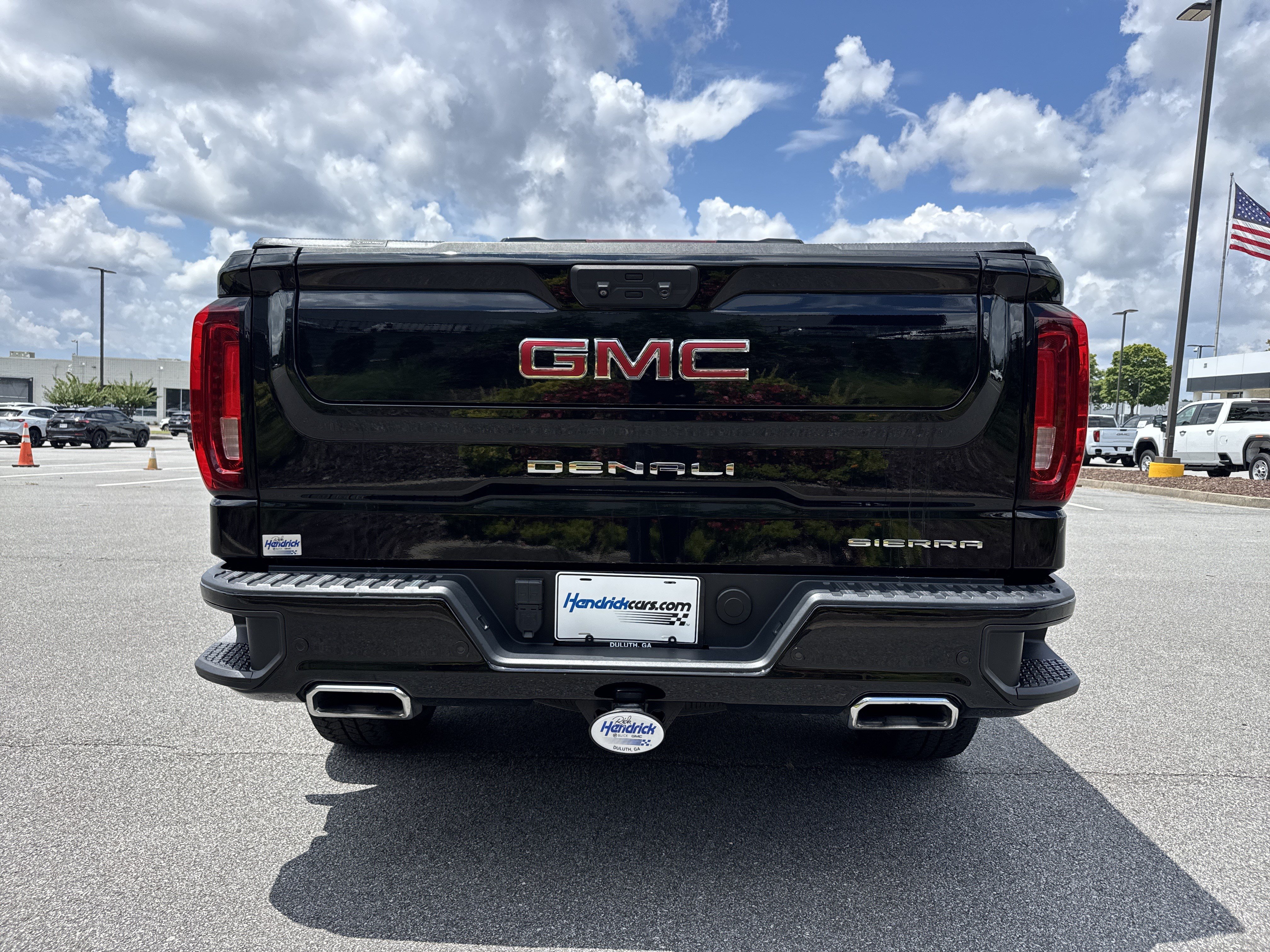 Used 2023 GMC Sierra 1500 Denali AWD/4WD image 9