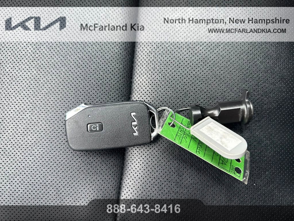 Used 2022 Kia Telluride S image 32