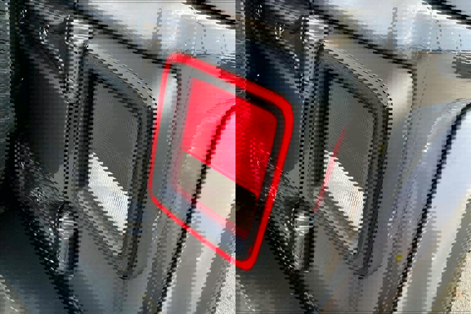 Used 2022 Jeep Wrangler Unlimited Sahara image 28