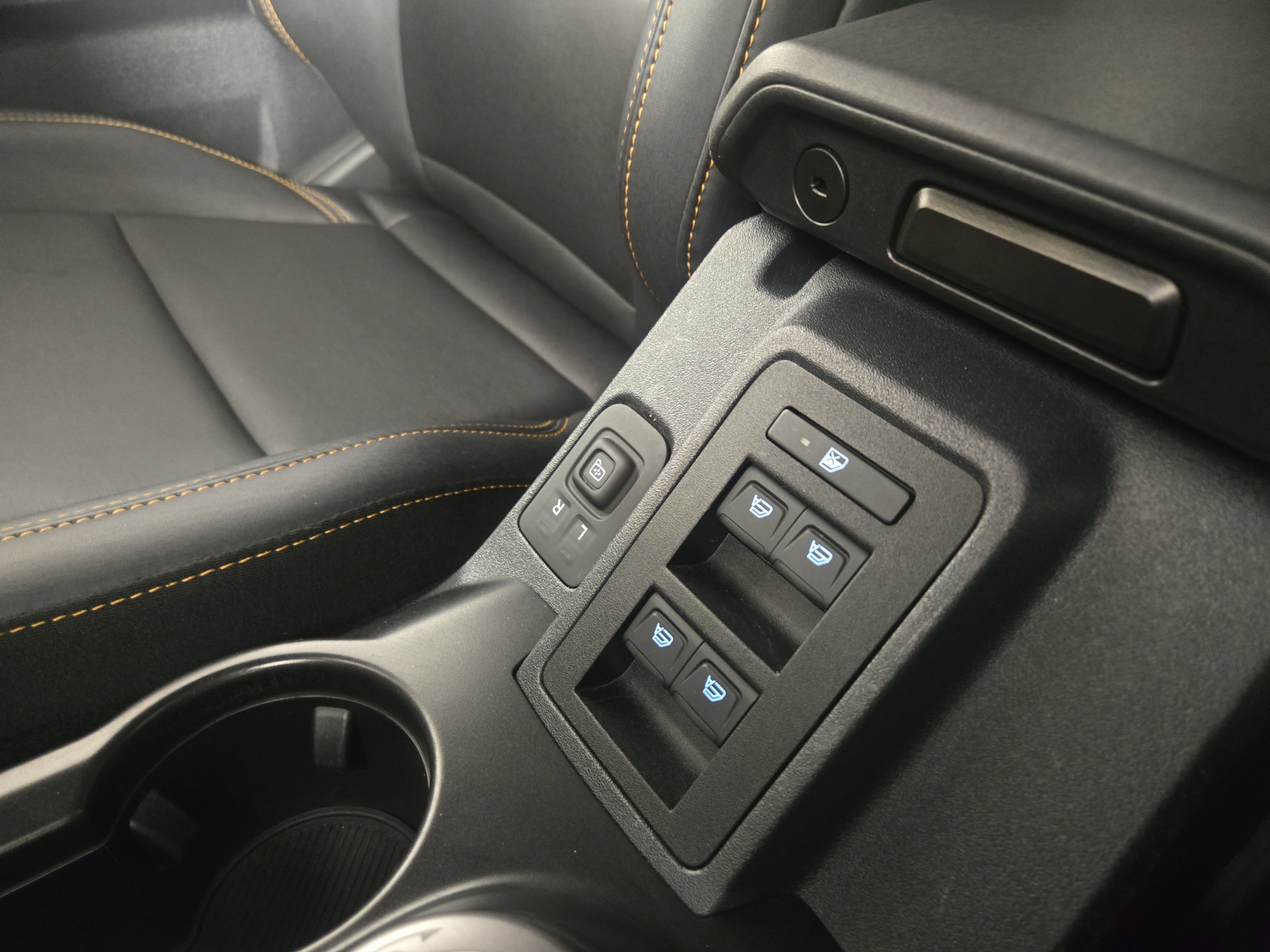 Used 2022 Ford Bronco Badlands image 28