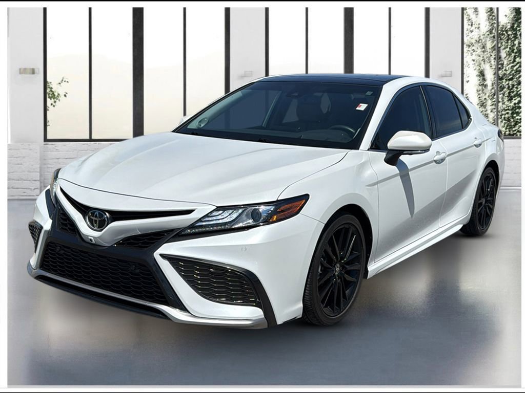 Used 2022 Toyota Camry XSE w/ Navigation Package FWD image 1