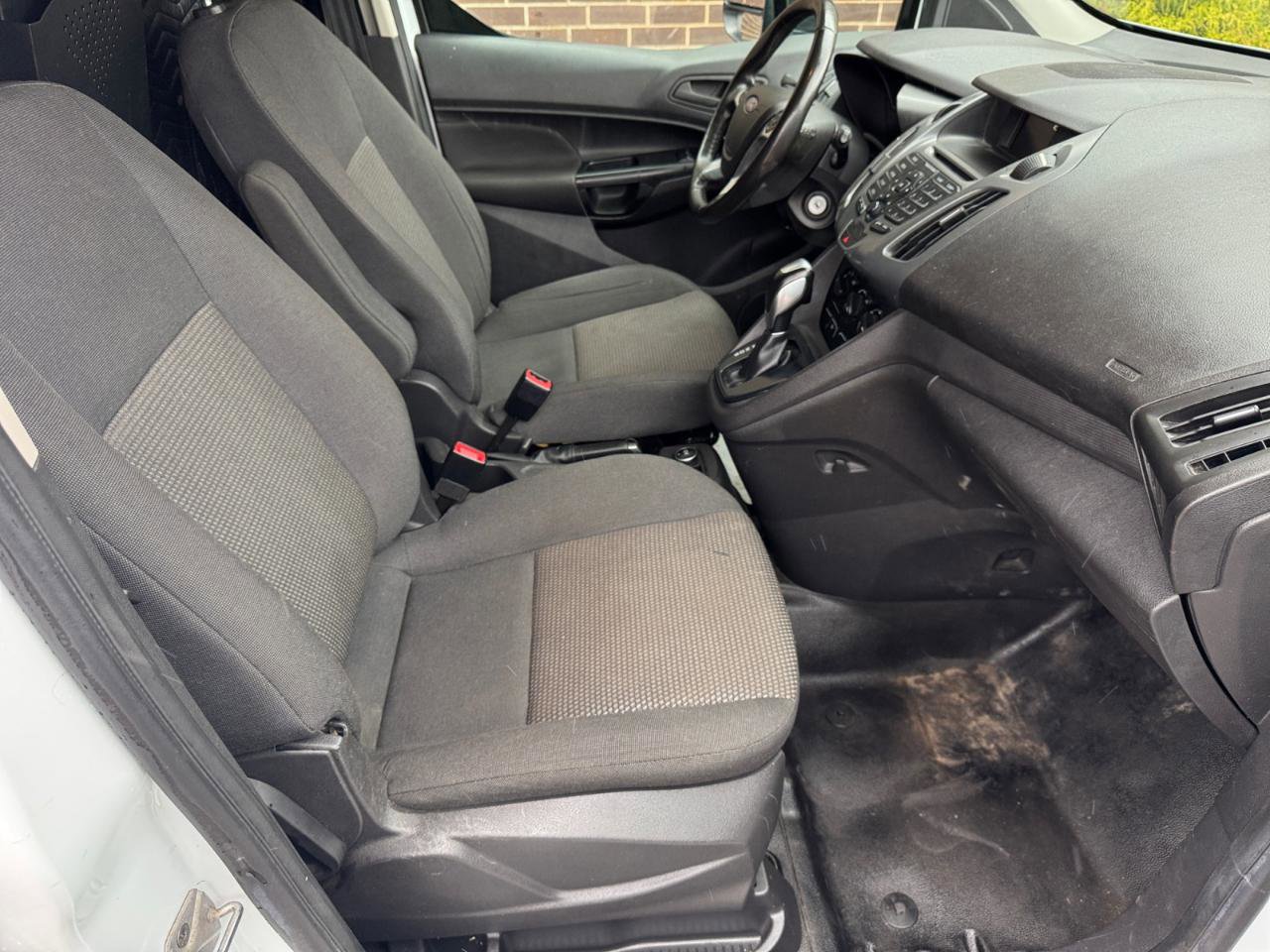 Used 2018 Ford Transit Connect XL image 13
