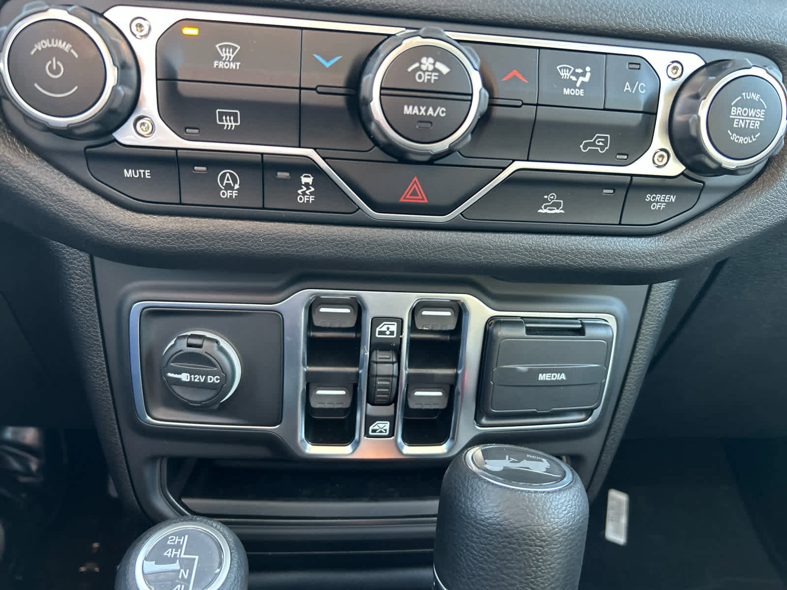 New 2025 Jeep Wrangler Sport S image 26