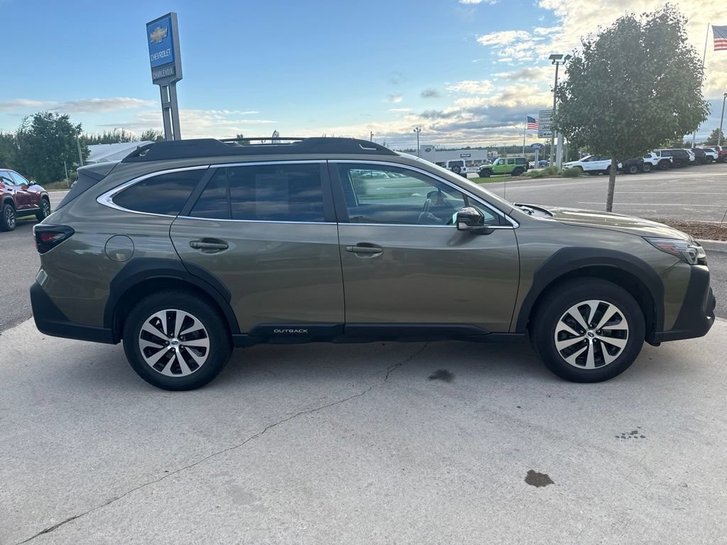 Used 2024 Subaru Outback Premium AWD/4WD image 4