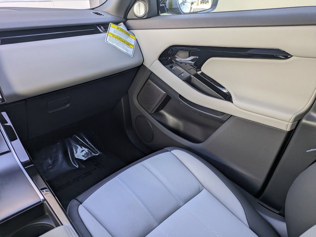 New 2026 Land Rover Range Rover Evoque Dynamic SE AWD/4WD image 18