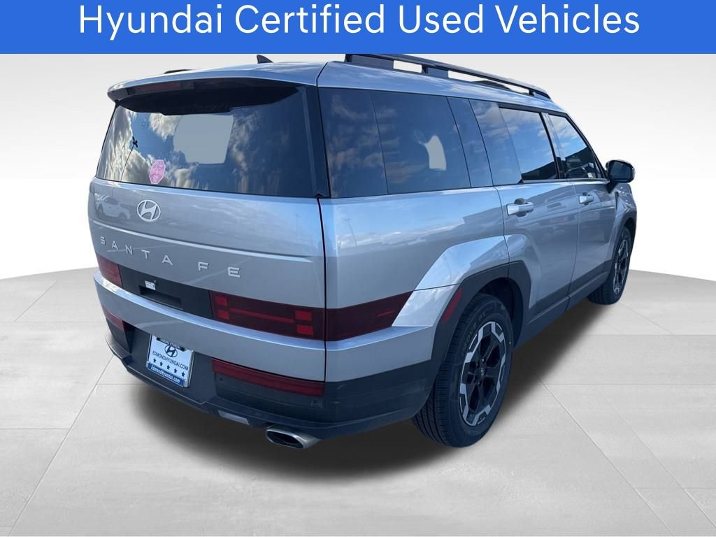 Used 2025 Hyundai Santa Fe SEL image 3