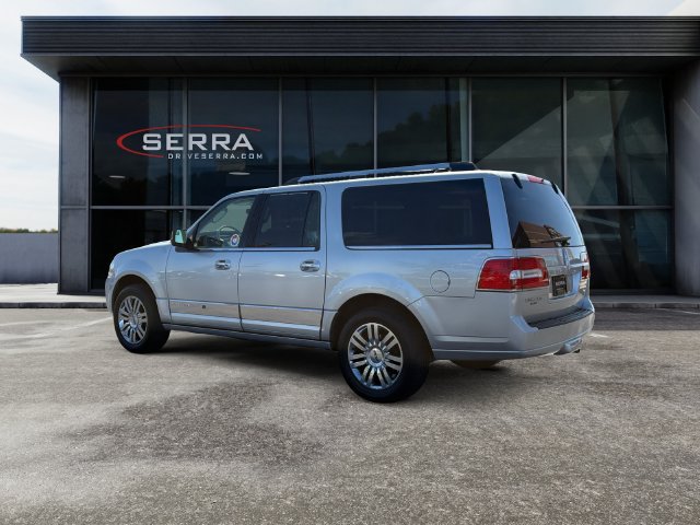 Used 2013 Lincoln Navigator L 2WD w/ HD Trailer Tow Pkg image 3
