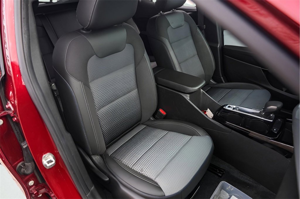 Used 2024 Chevrolet Trax LT w/ Driver Confidence Package image 31