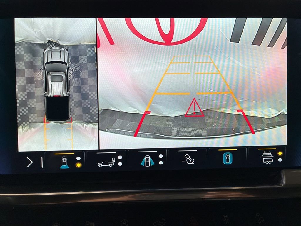 Used 2023 Chevrolet Silverado 1500 LTZ w/ LTZ Convenience Package II image 31