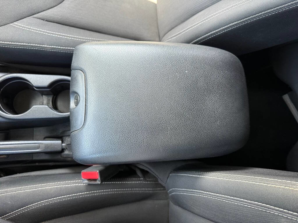 Used 2015 Jeep Wrangler Unlimited Sahara w/ Connectivity Group image 17