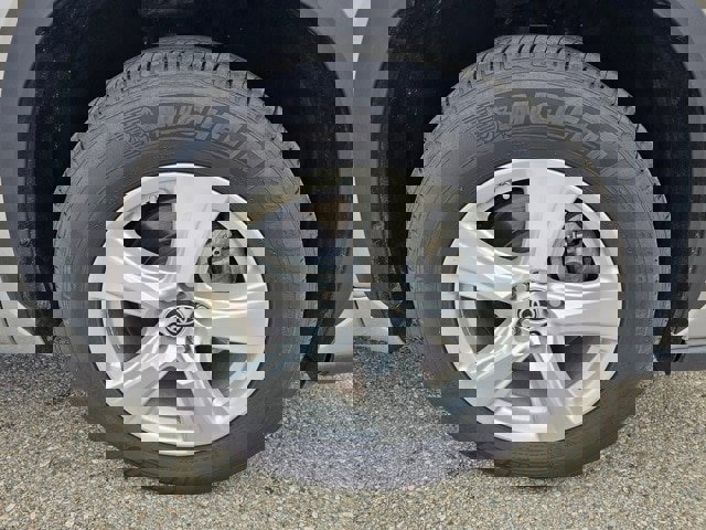 Used 2024 Toyota Highlander LE image 5