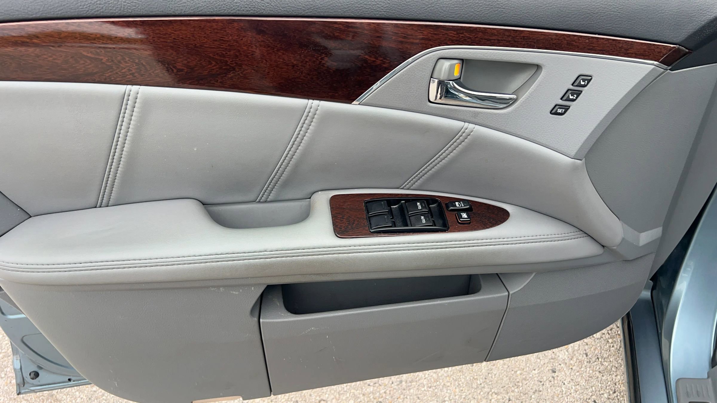 Used 2008 Toyota Avalon Limited FWD image 24