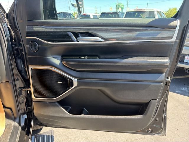 Used 2022 Jeep Wagoneer Series III w/ Premium Group I AWD/4WD image 24