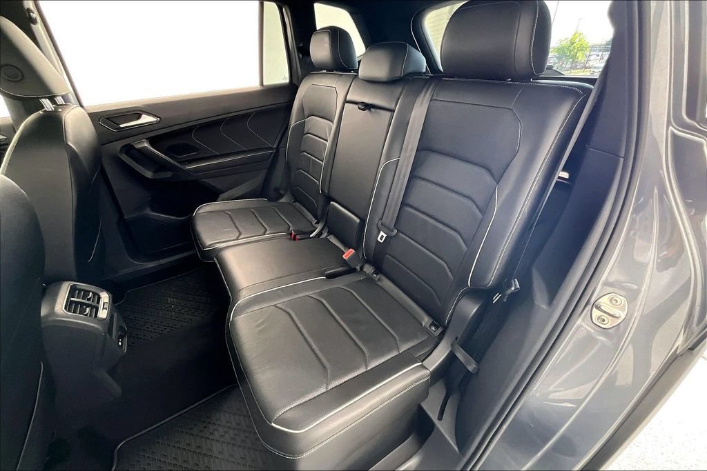 Used 2022 Volkswagen Tiguan SEL R-Line AWD/4WD image 34
