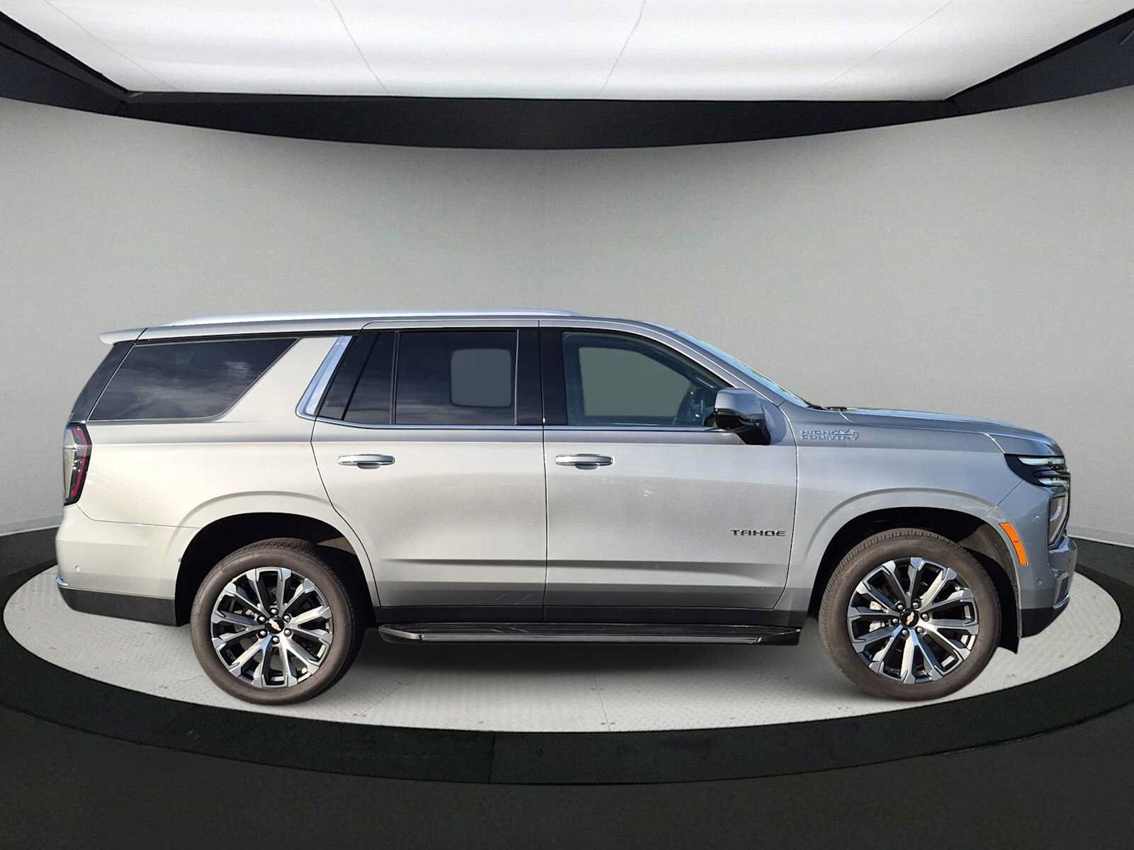 Used 2025 Chevrolet Tahoe High Country w/ Sun And Tow Package AWD/4WD image 9