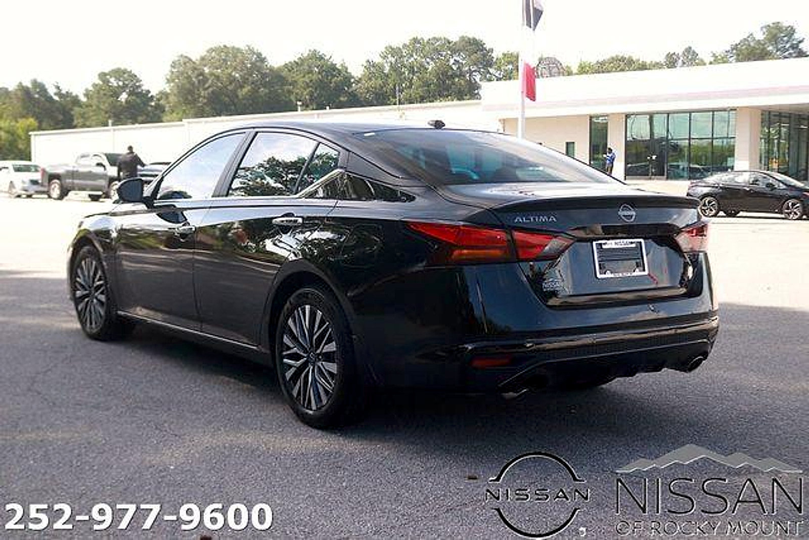 Certified 2025 Nissan Altima 2.5 SV w/ SV Premium Package FWD image 5