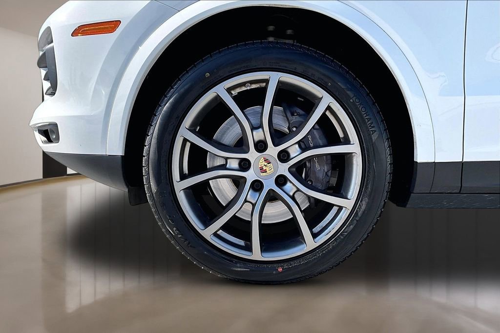 Used 2022 Porsche Cayenne image 32