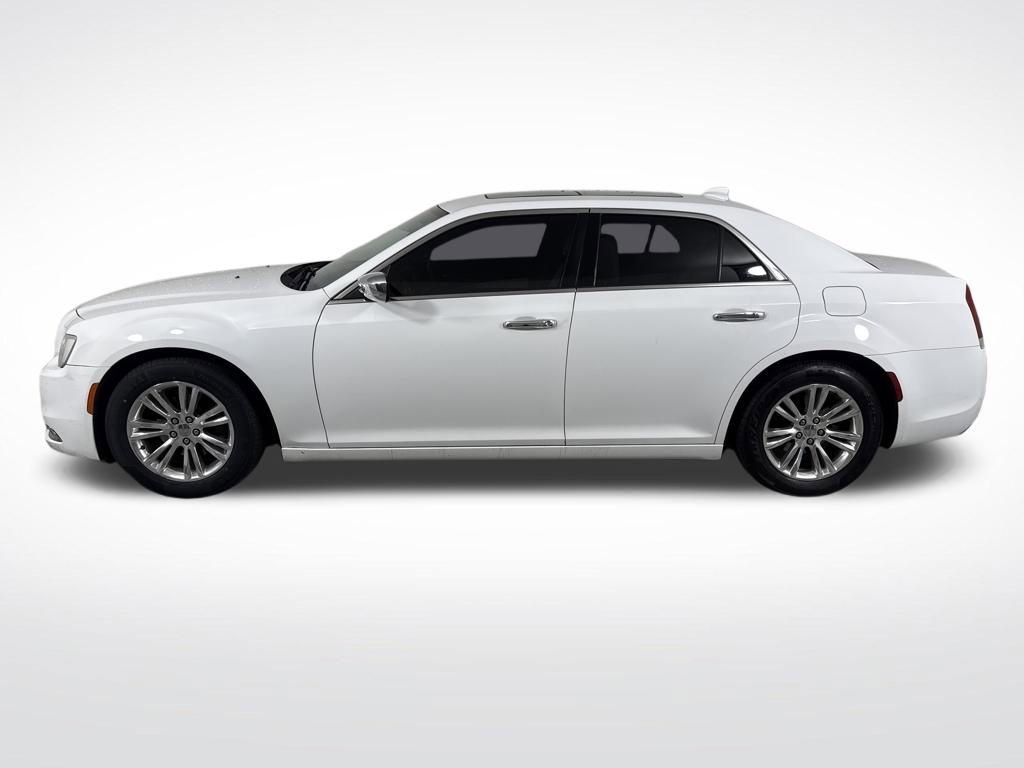 Used 2016 Chrysler 300 C image 6