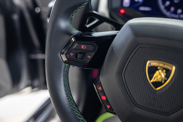 Used 2021 Lamborghini Huracan EVO RWD image 39