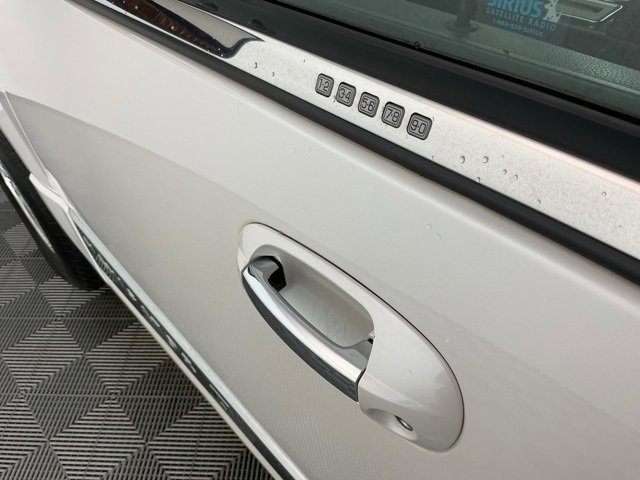 Used 2010 Lincoln Navigator L 4WD image 9