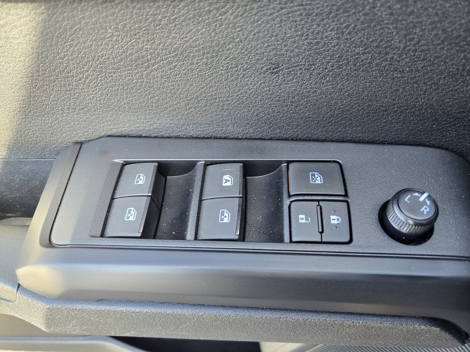 Used 2021 Toyota Tacoma SR w/ SR Convenience Package RWD image 26