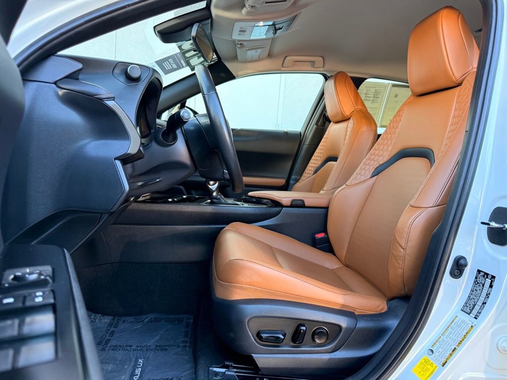 Certified 2022 Lexus UX 200 UX 200 5-DR SUV image 18