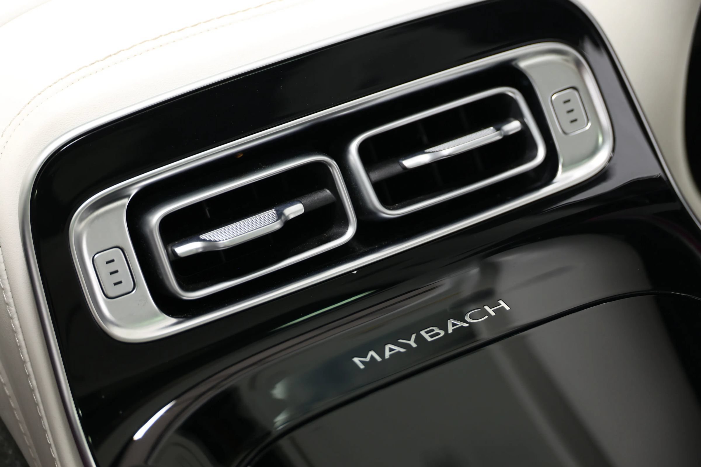 Used 2023 Mercedes-Benz Maybach S 580 4MATIC image 94