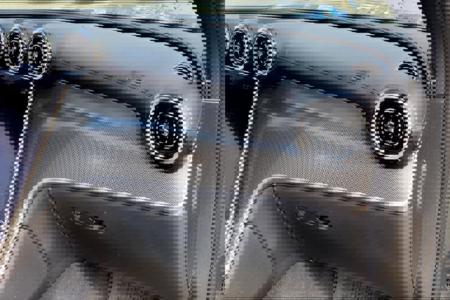 Used 2024 Mercedes-Benz GLC 300 4MATIC image 18