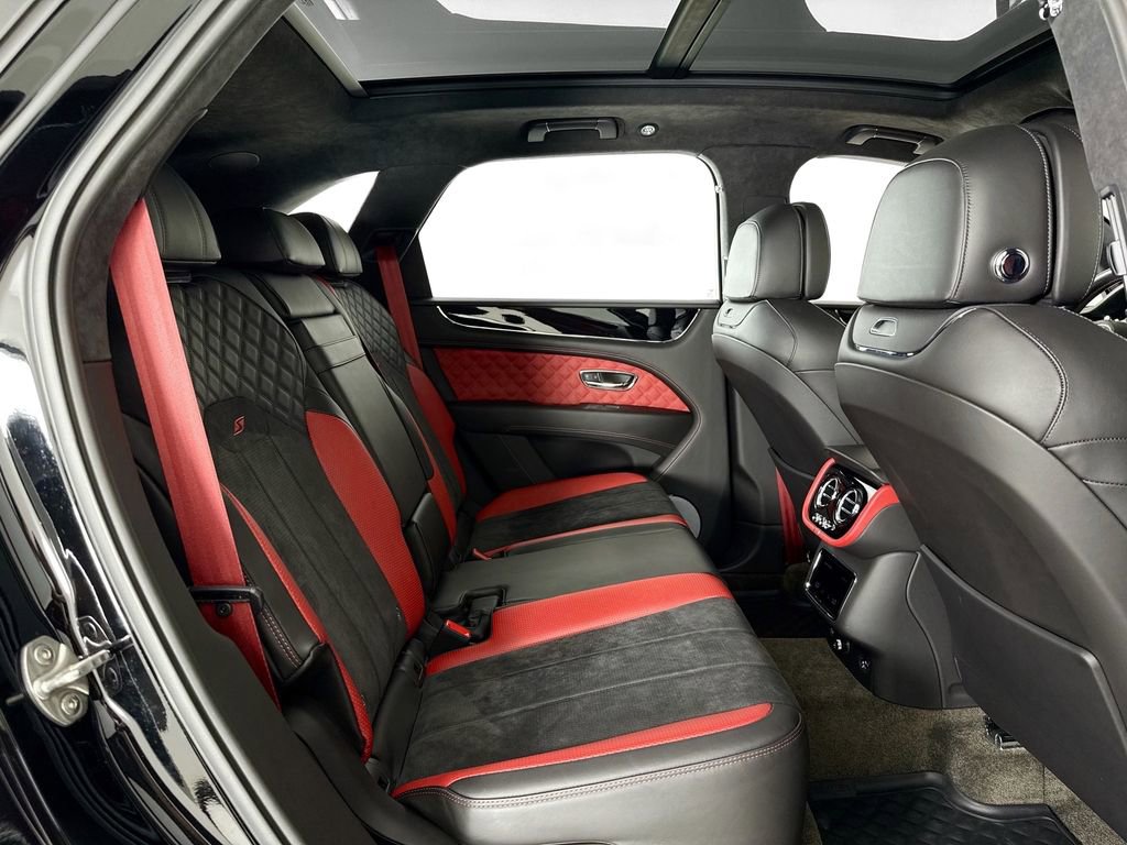 Used 2022 Bentley Bentayga AWD/4WD image 15