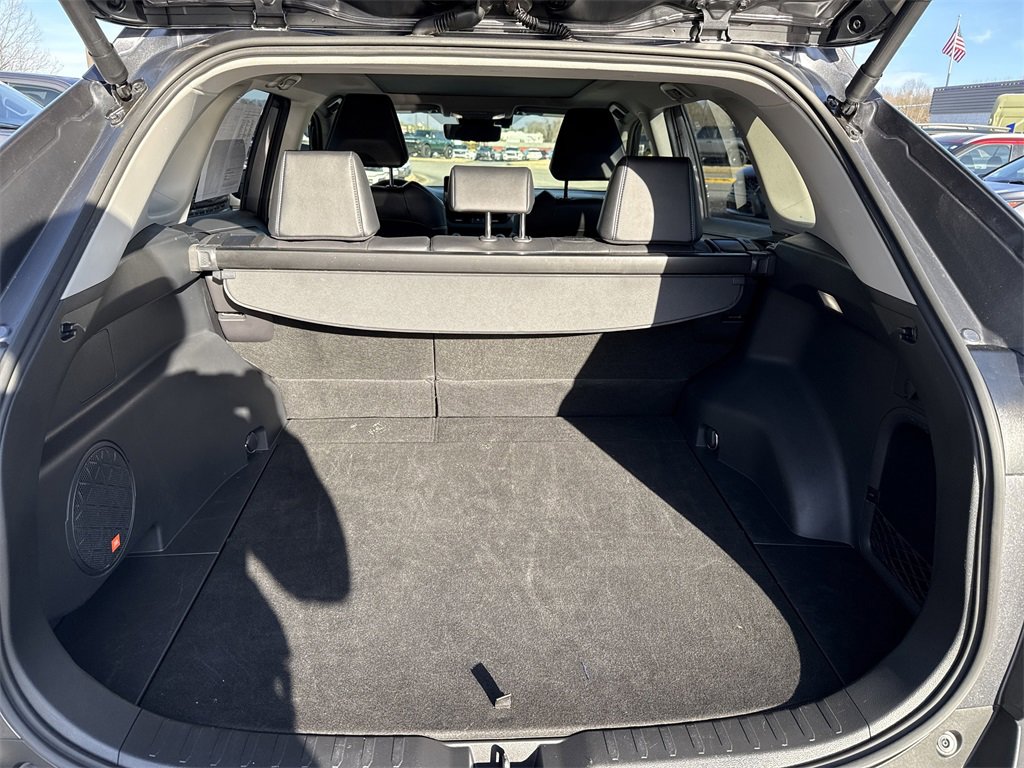 Used 2025 Toyota RAV4 Limited image 18