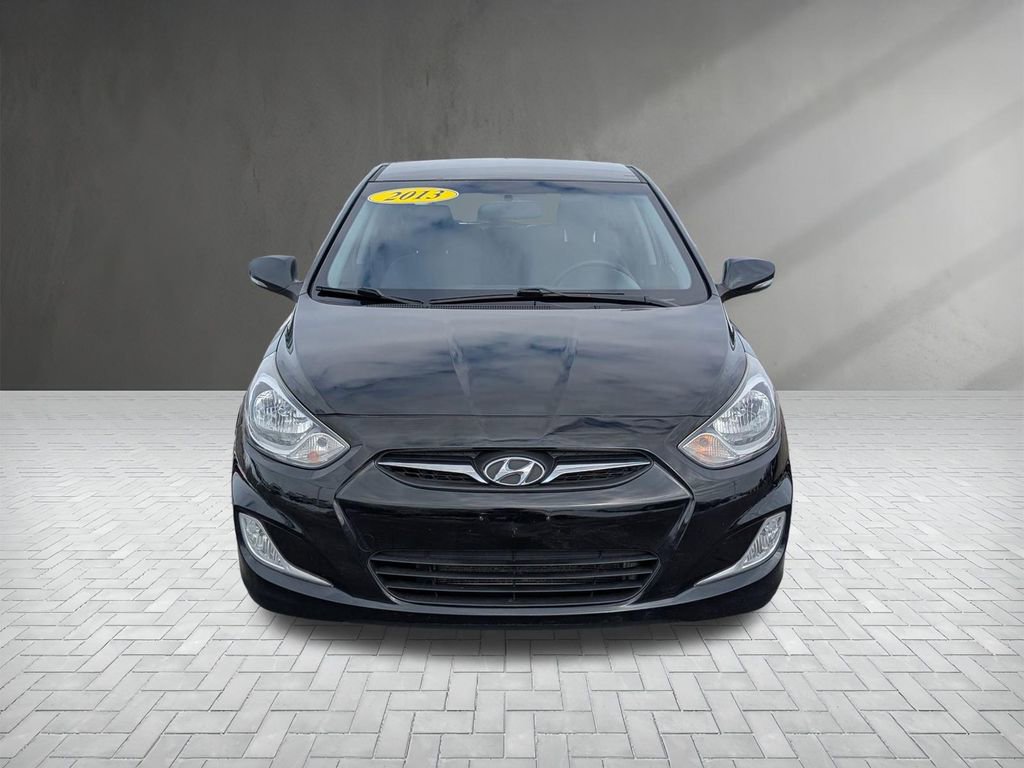 Used 2013 Hyundai Accent SE image 3