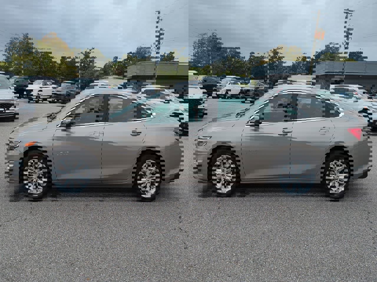 Used 2025 Chevrolet Malibu LT image 7