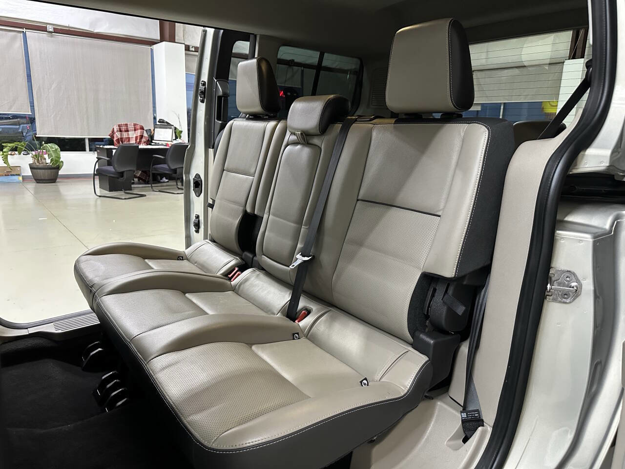 Used 2014 Ford Transit Connect Titanium FWD image 12