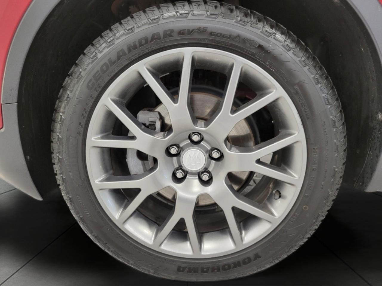 Used 2019 Buick Encore Sport Touring AWD/4WD image 3