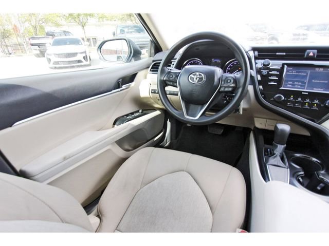 Used 2020 Toyota Camry LE image 7