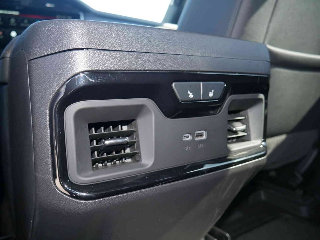 Used 2025 GMC Sierra 1500 AT4 w/ AT4 Premium Package AWD/4WD image 19