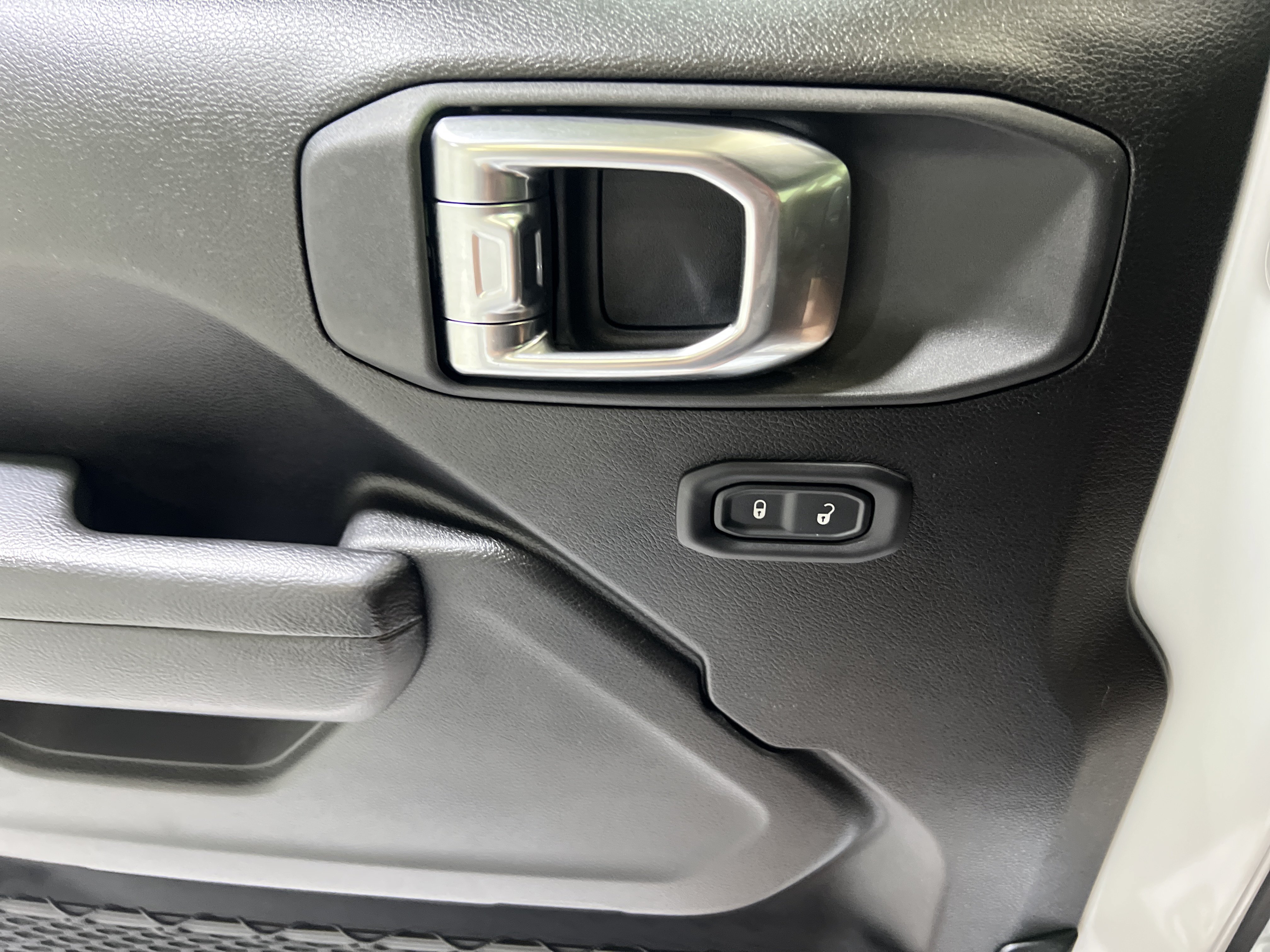 Used 2025 Jeep Wrangler Sport AWD/4WD image 24