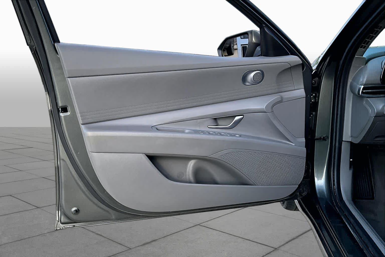 Used 2024 Hyundai Elantra SEL FWD image 22