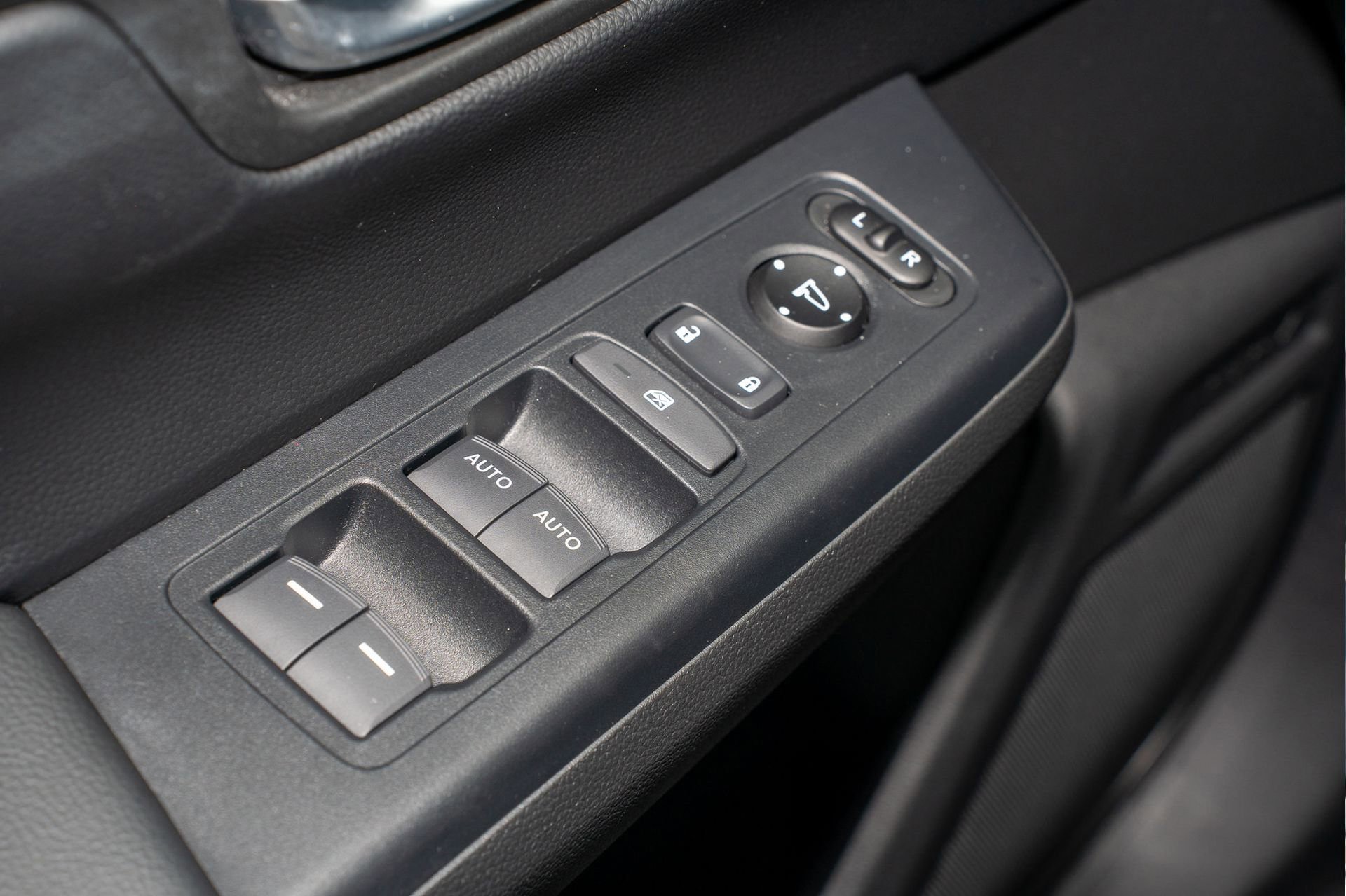 Certified 2023 Honda CR-V EX image 28